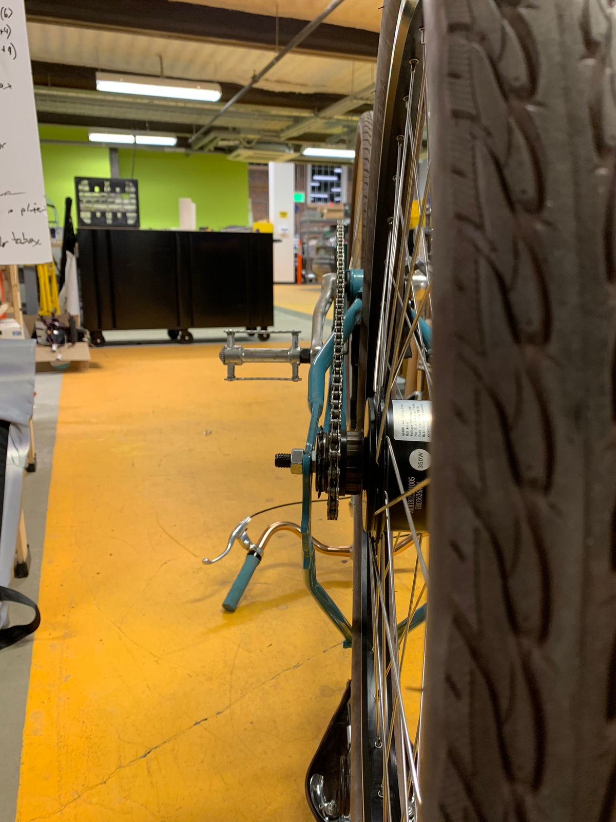 Stealthy electric city bike